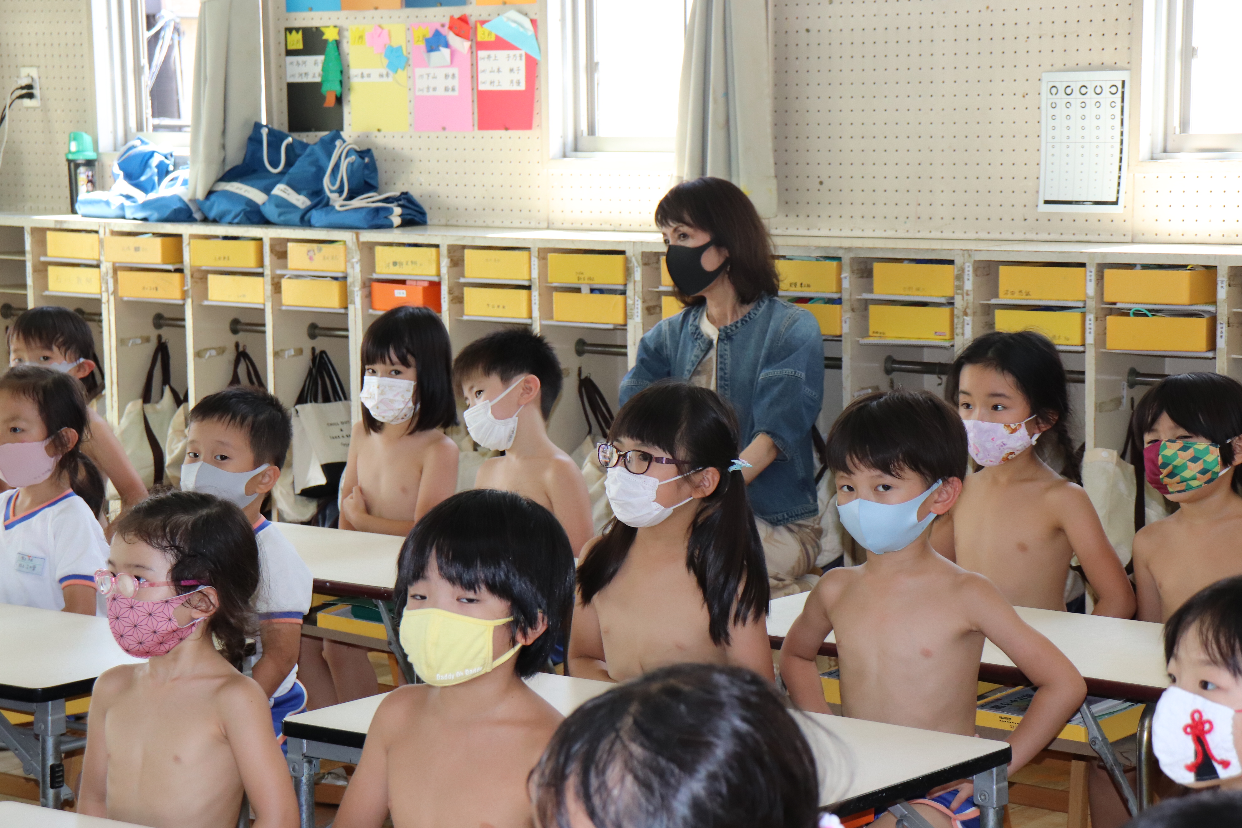 幼稚園 裸 夏目デザイン